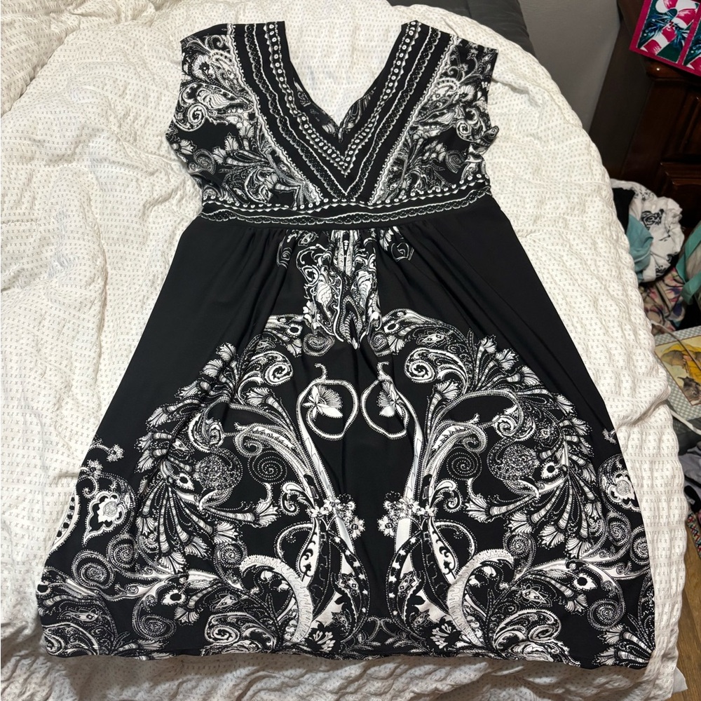 Elegant Black and White Paisley Dress